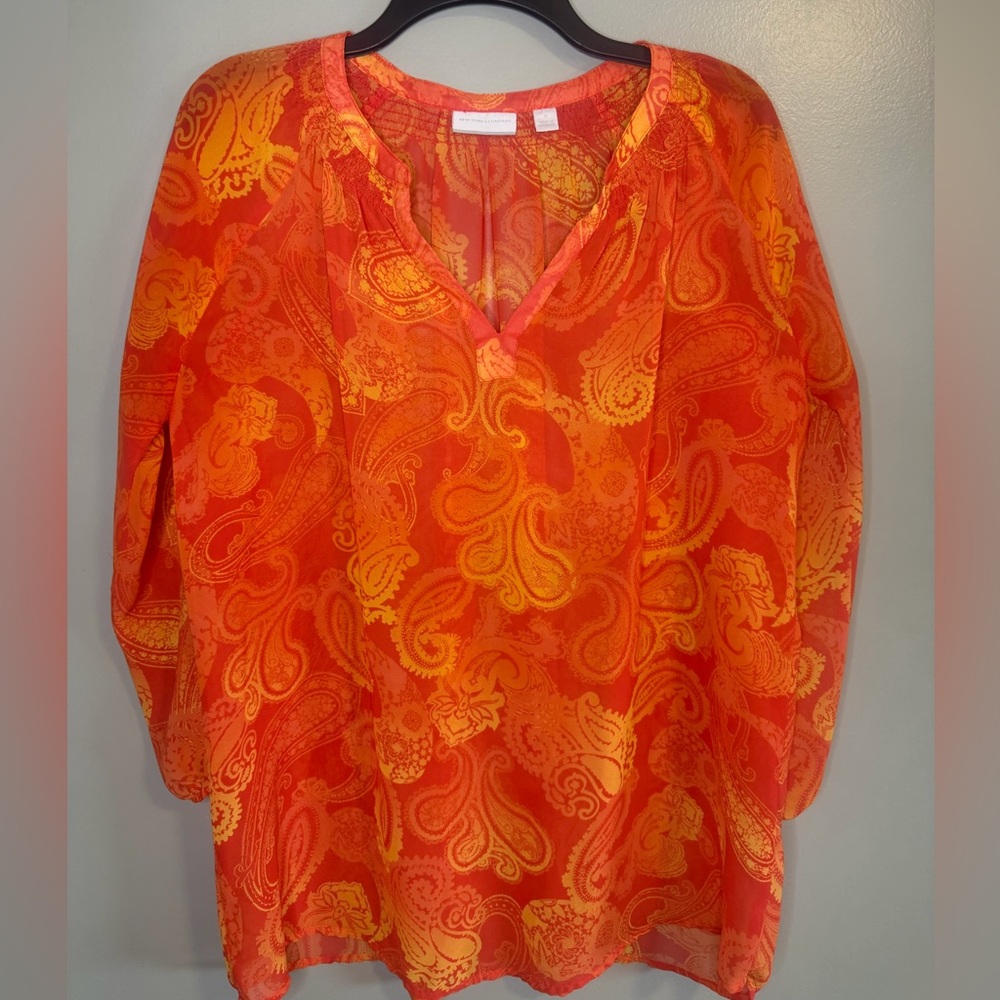 New York & Company Orange and Yellow Paisley V-Neck Sheer Tunic 3/4 sleeve Med